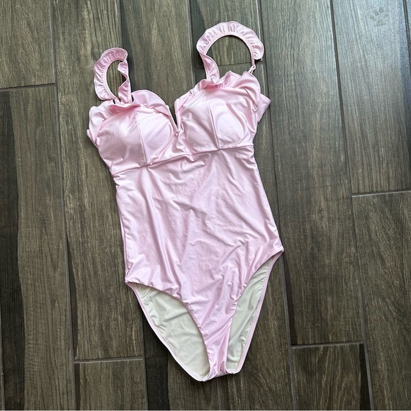 NWT Solido Swimwear Ruffle One Piece Swimsuit in Light Pink Sz L - Picture 3 of 10